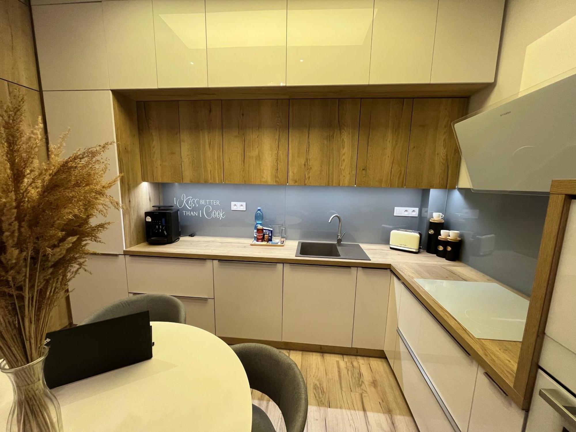 Cozy Apartment Братислава Екстериор снимка